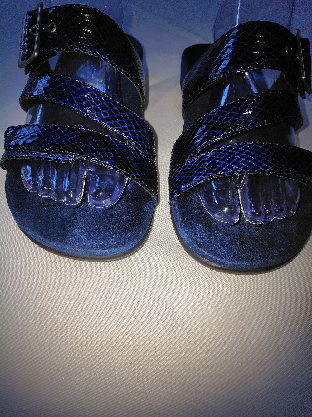 EUC Sz 9 WIde Vionic Skylar Navy Blue Snake-Embossed Leather Slide Sandals - Picture 9 of 10